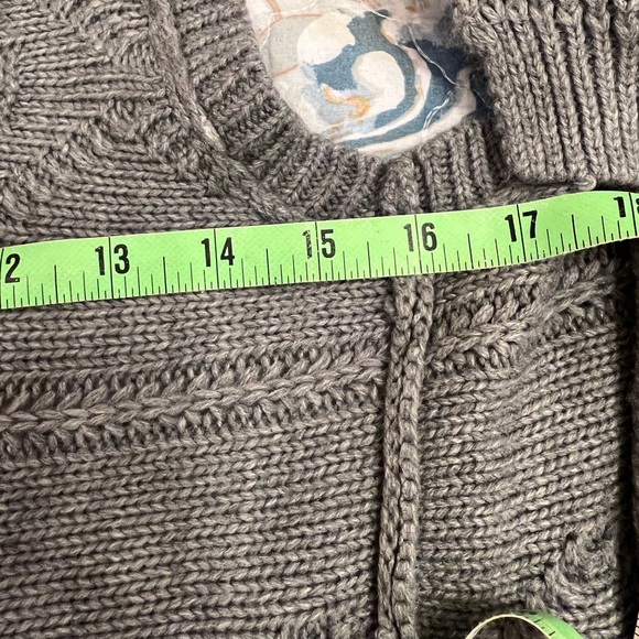 Sweater Vest Grey Size Large (11-13) - Picture 6 of 7